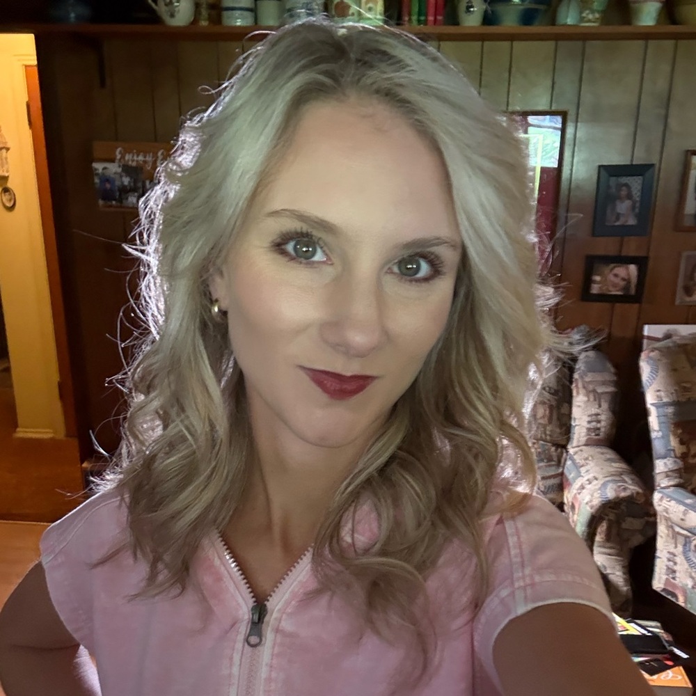 Meet your Posher, Kaitlynn